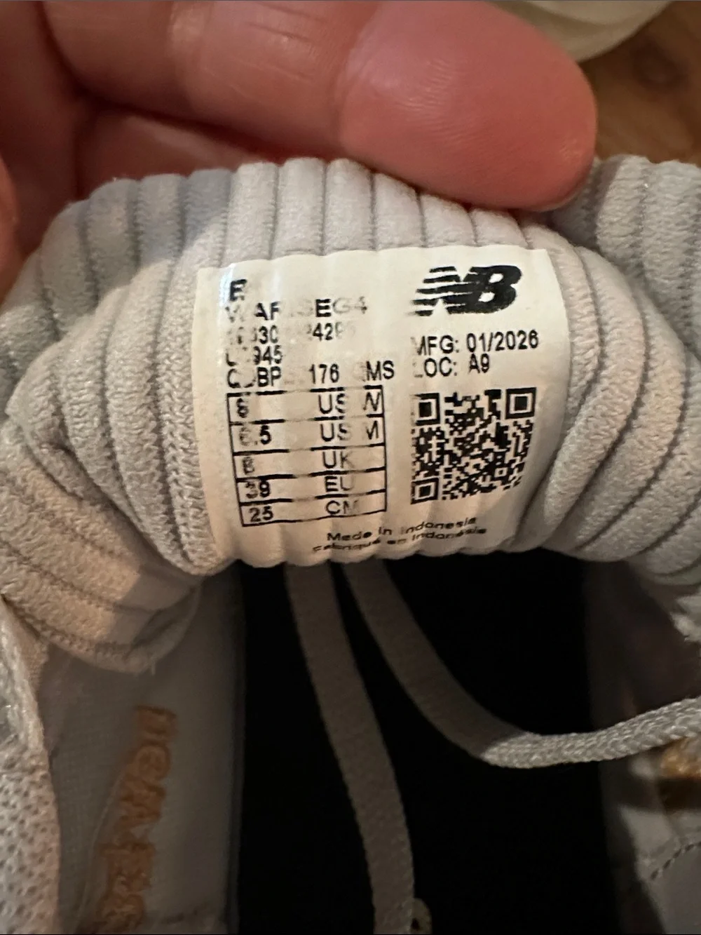 New Balance Women's Light Gray Athletic Running Shoes